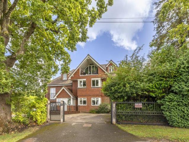 Flat for sale in Cross In Hand, East Sussex