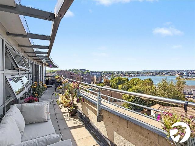 Flat for sale in Chatham