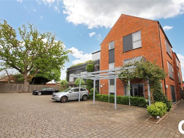 Flat for sale in Ringwood, Ashurst Bridge