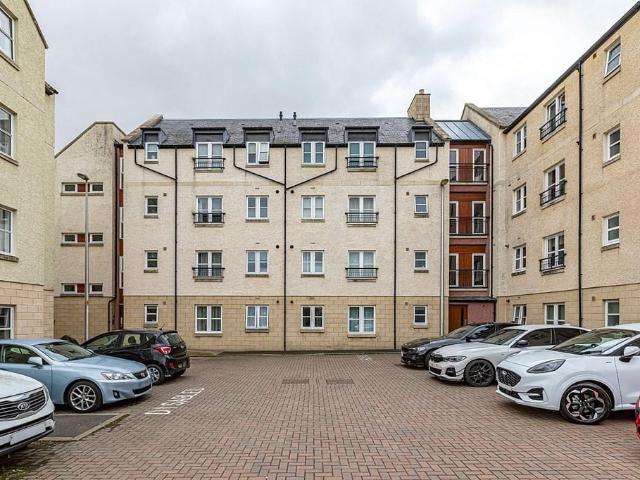 Flat for sale in Kelso, Scotland