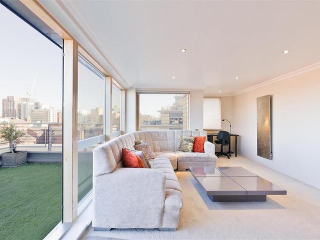 Flat for sale in West Yorkshire