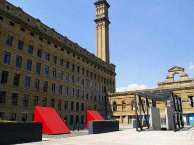 Flat for sale in West Yorkshire