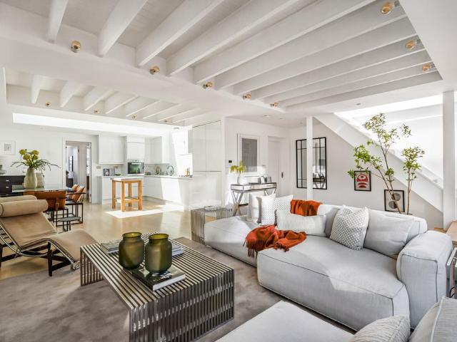 Flat for sale in Finsbury, Greater London