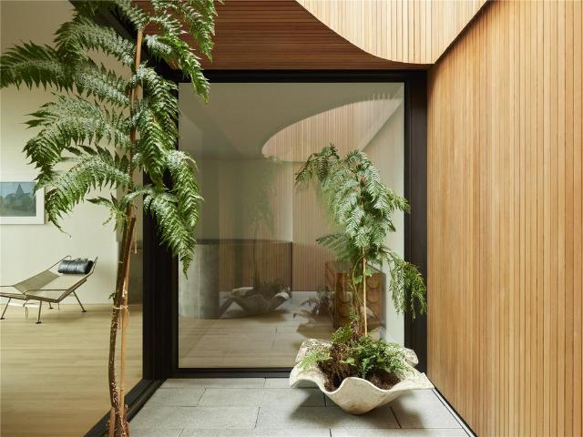 Flat for sale in Isle Of Dogs, Isle Of Man