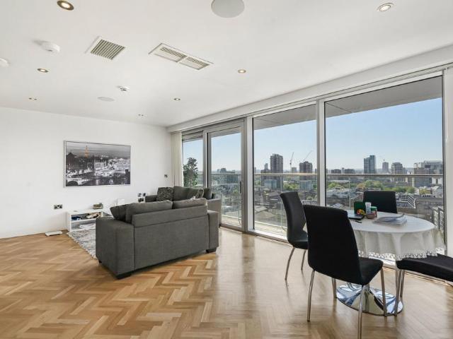 Flat for sale in St. George in the East, Whitechapel