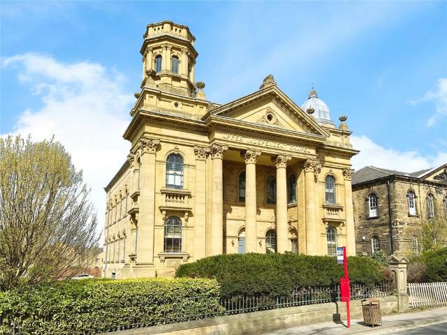 Flat for sale in Heckmondwike, West Yorkshire