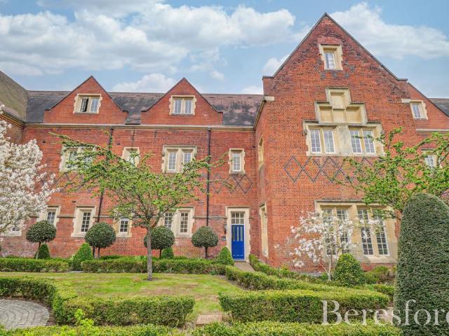 Flat for sale in The Galleries, Navestock Side