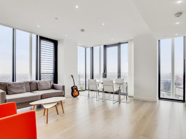 Flat for sale in Stratford Marsh, Greater London