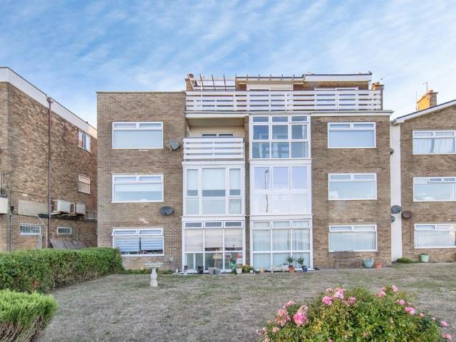 Flat for sale in Holland-on-Sea, Dale Hill