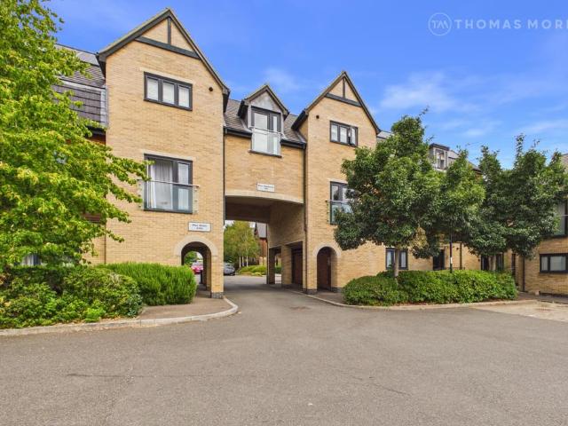 Flat for sale in Huntingdon
