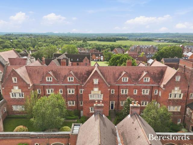 Flat for sale in Clements Park, Navestock Side