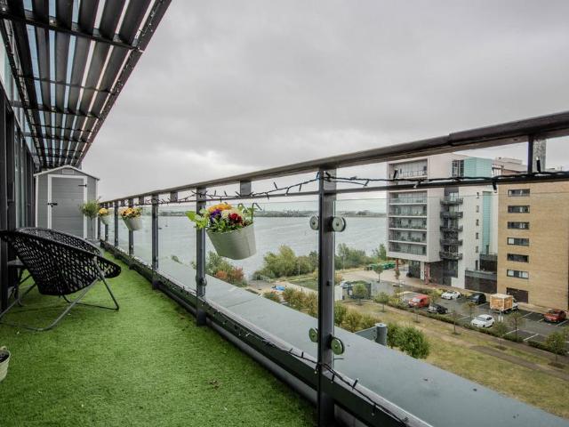 Flat for sale in Cardiff International Sports Village, Falcon Lodge
