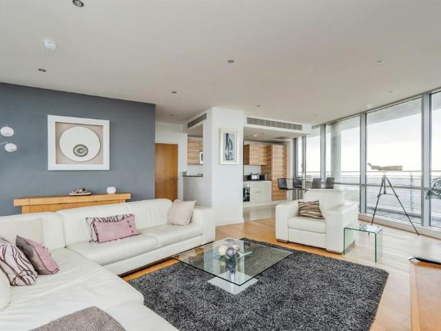 Flat for sale in Portsea, City Of Portsmouth