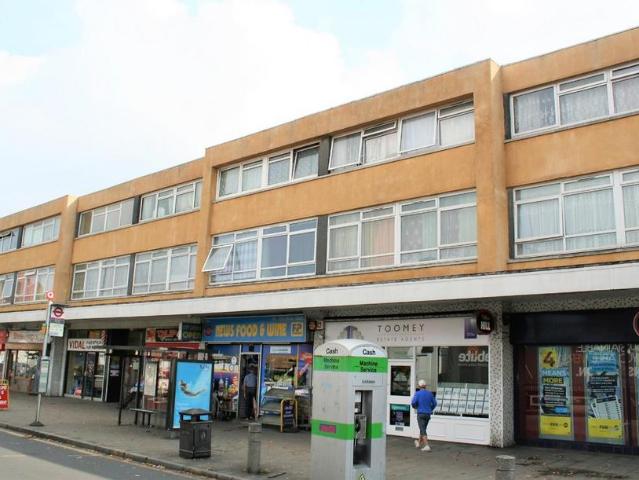 Flat for sale in London Borough of Merton, Mitcham