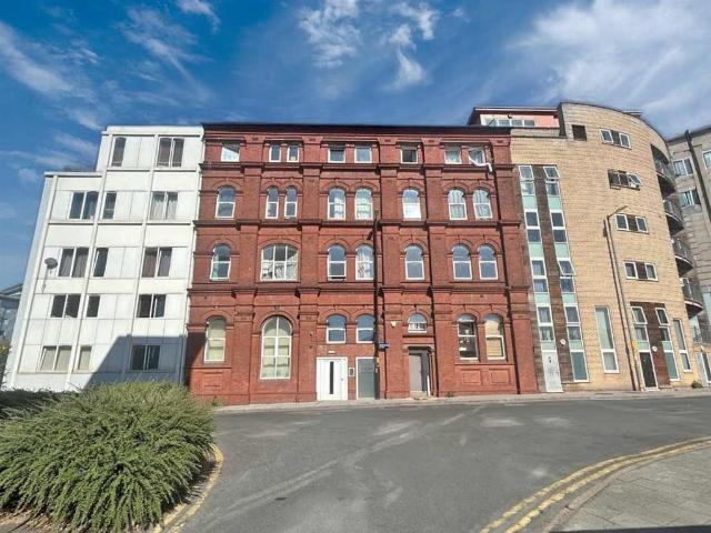 Flat for sale in Caldmore, Walsall