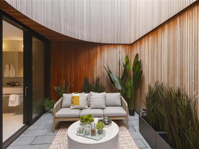 Flat for sale in Isle Of Dogs, Greater London