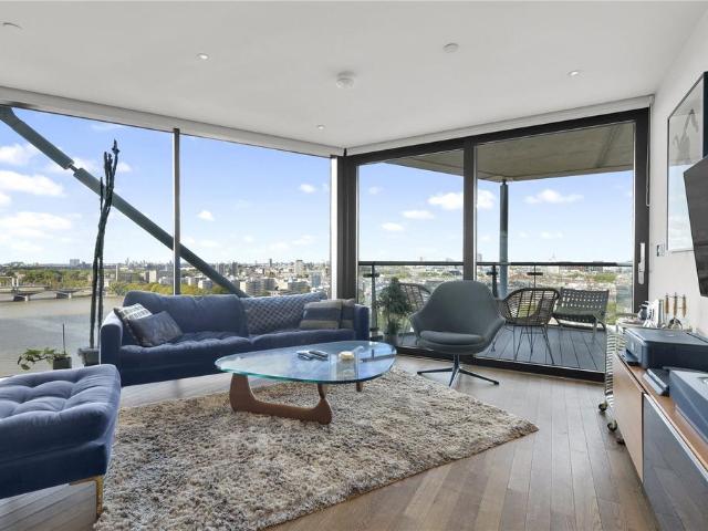 Flat for sale in Nine Elms, Greater London