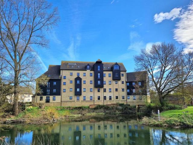 Flat for sale in Bedford