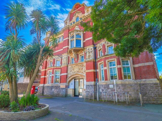 Flat for sale in Weston-super-mare, North Somerset