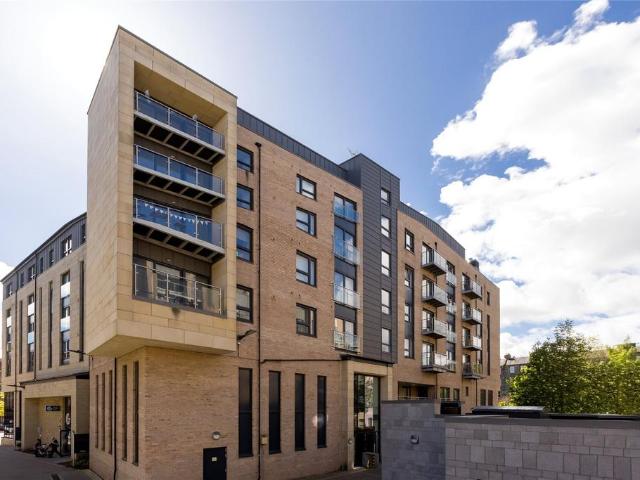 Flat for sale in Leith, Scotland
