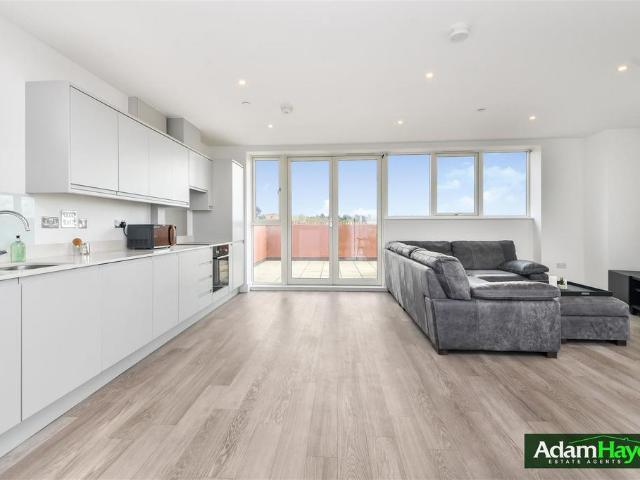 Flat for sale in Temple Fortune, Greater London