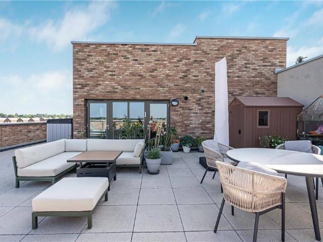 Flat for sale in Arbury, Cambridgeshire