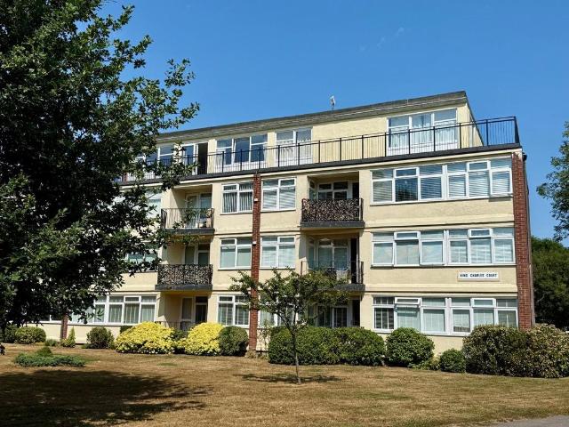 Flat for sale in Lower Walmer, Ash
