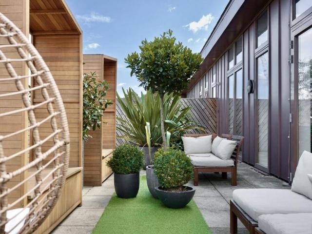 Flat for sale in Limehouse, Greater London