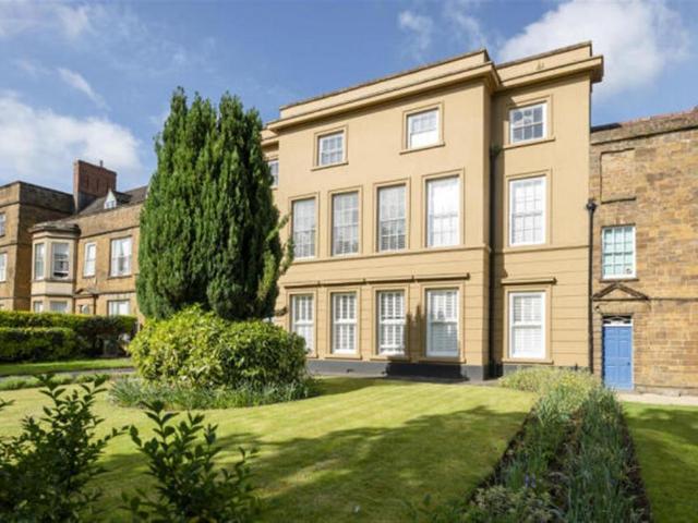 Flat for sale in Evershot, Oxfordshire