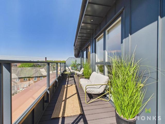 Flat for sale in Frankwell, Shropshire