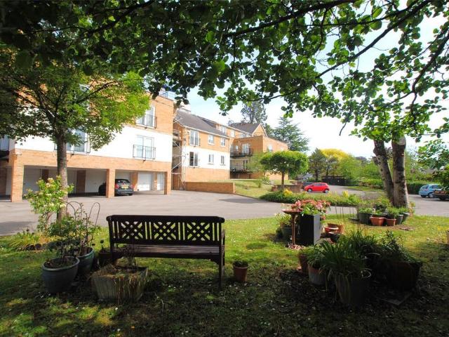 Flat for sale in Castleton, Wales