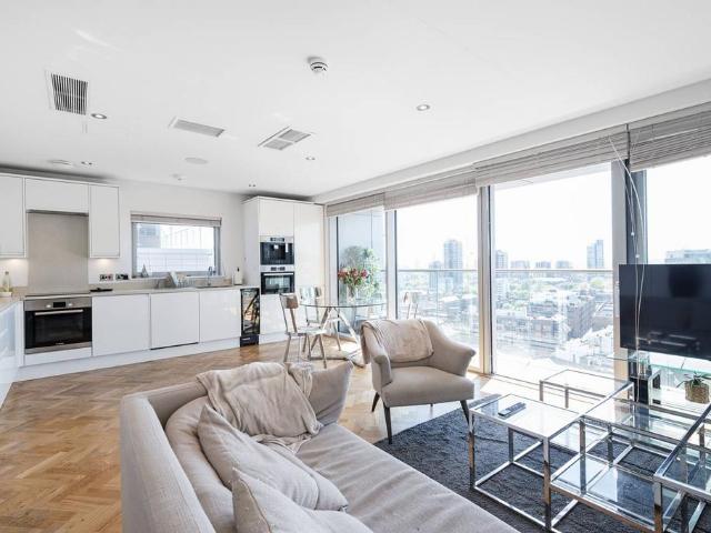 Flat for sale in St. George in the East, Whitechapel