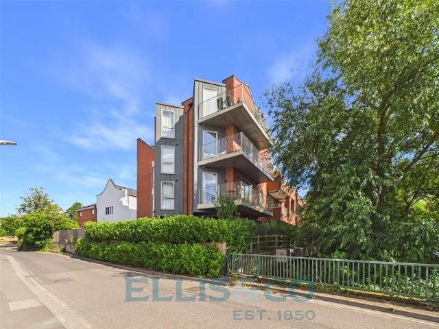 Flat for sale in Brook Street, Bourne Vale