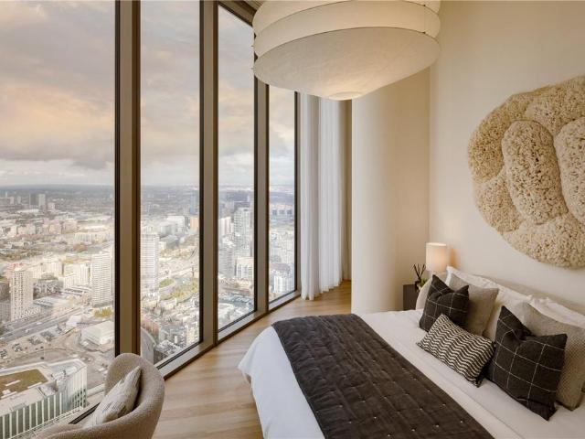 Flat for sale in Isle Of Dogs, Greater London
