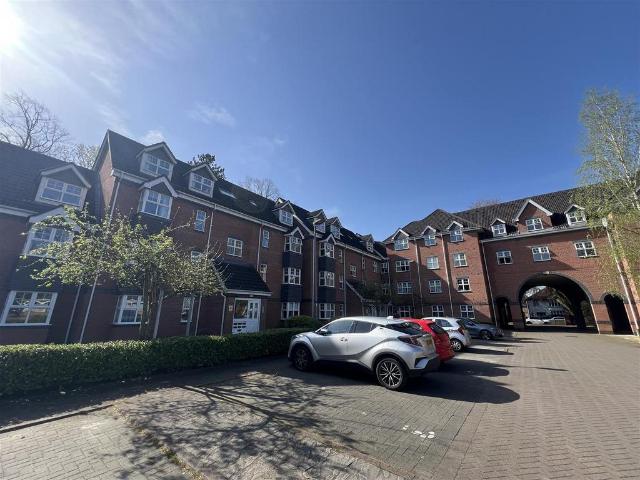 Flat for sale in Georgia, Greater Manchester