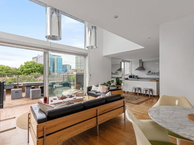 Flat for sale in Ratcliffe, Stepney