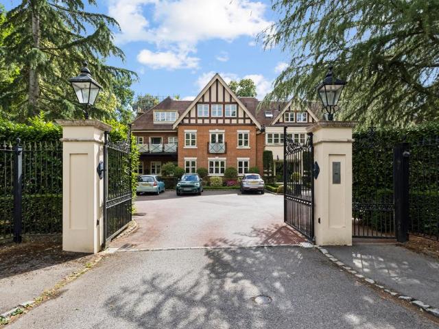 Flat for sale in Sunninghill and Ascot, Sunninghill