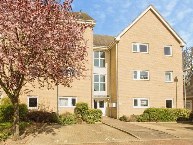 Flat for sale in Huntingdon, Cambridgeshire