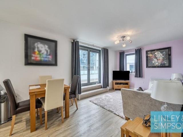 Flat for sale in West Yorkshire