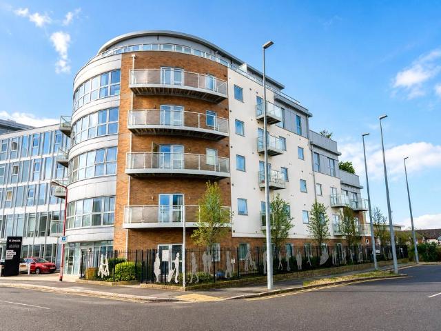 Flat for sale in Guildford Park, Westborough
