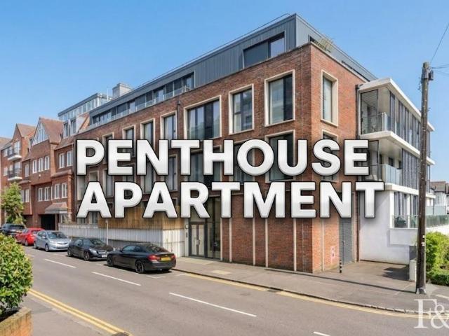 Flat for sale in Gerrards Cross, Denham