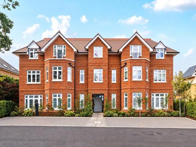 Flat for sale in Esher, Elmbridge