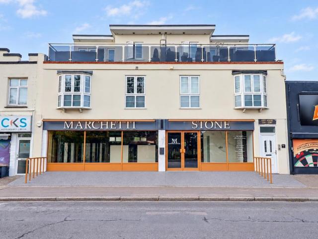 Flat for sale in Alton Barnes, Essex