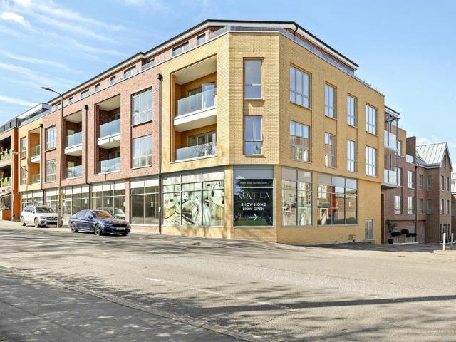 Flat for sale in Chigwell, Epping