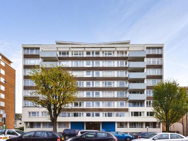 Flat for sale in Aldrington