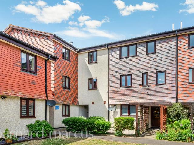 Flat for sale in London Borough of Merton, Greater London