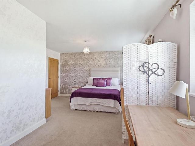 Flat for sale in Highcliffe