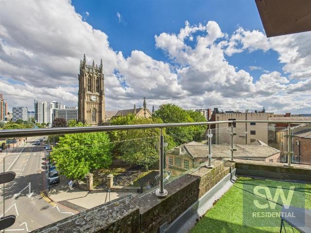 Flat for sale in West Yorkshire