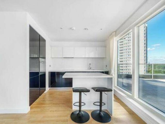 House for sale in Brentford End, Greater London