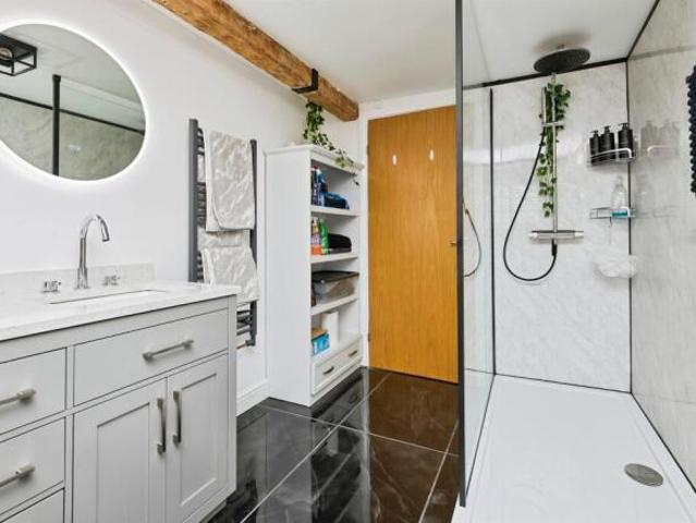 Apartment for sale in East Midlands